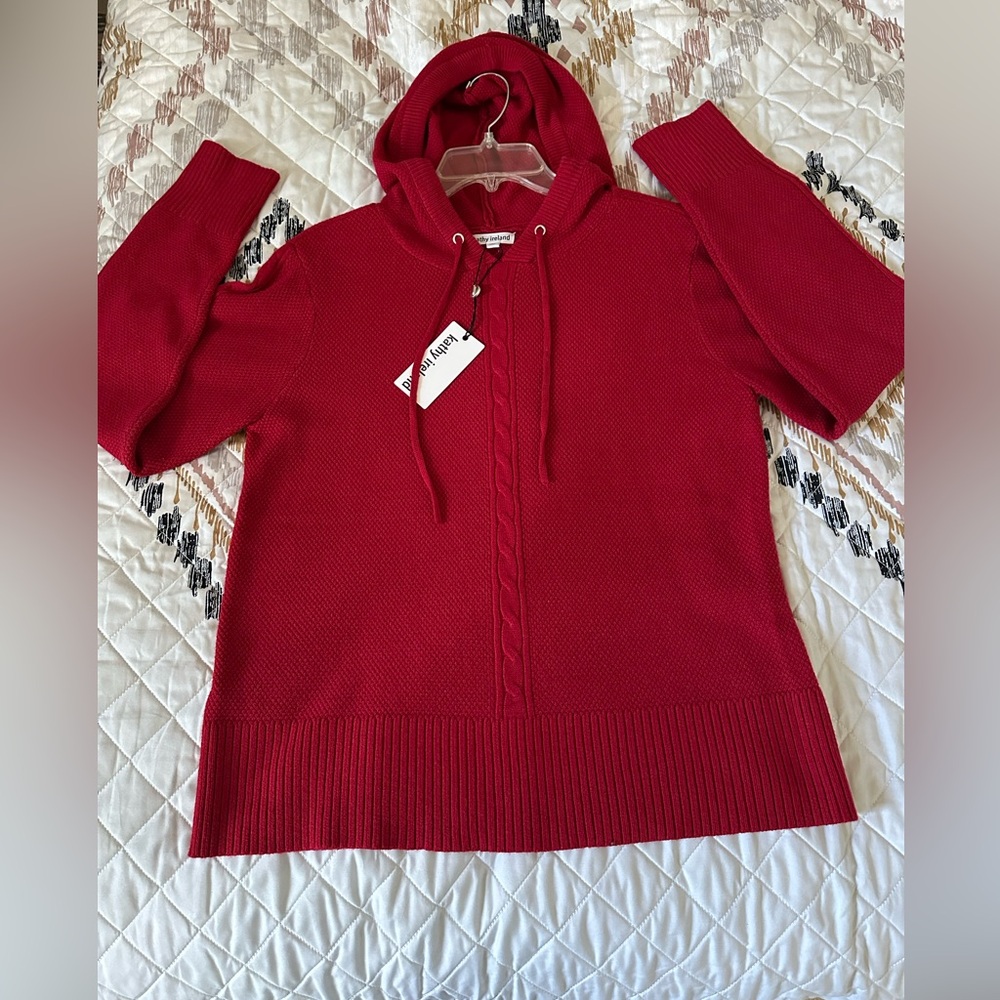 Kathy‎ Ireland Hooded Knitted Sweater Vibrant Red Pullover. Size Medium. NWT.